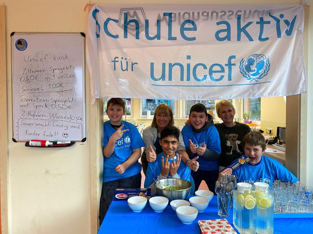 „Sauer macht lustig und Kinder froh“ – Kiosk für UNICEF